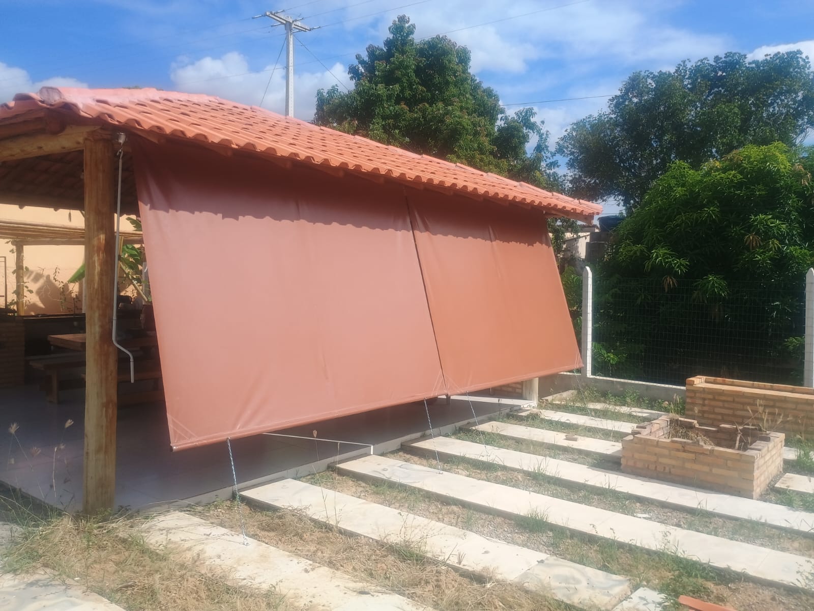 Toldo cortina marrom